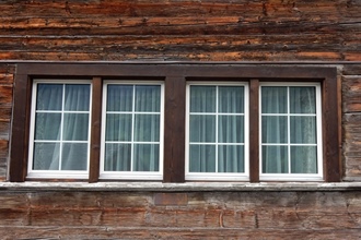 Fensteransatz Holz-Metall mit neuem ...